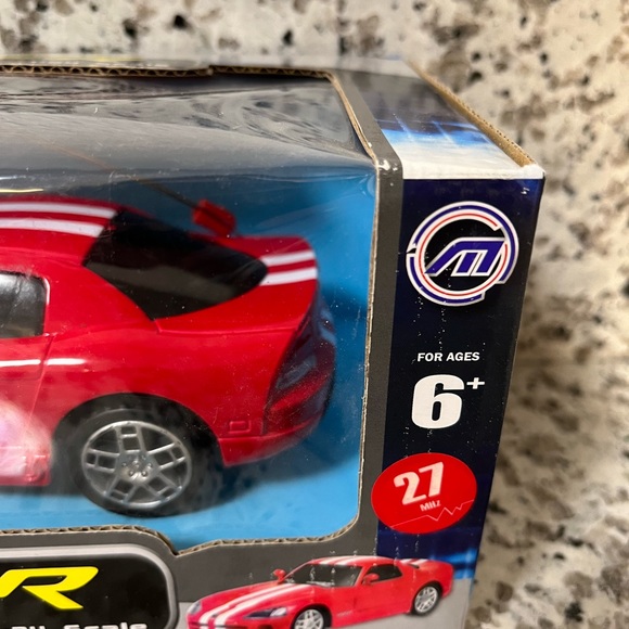 Dodge Viper 2008 Radio control car model - Picture 3 of 11